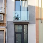 Magnificent Renovated 2Bd 2Bth Duplex With Backyard - City Centre