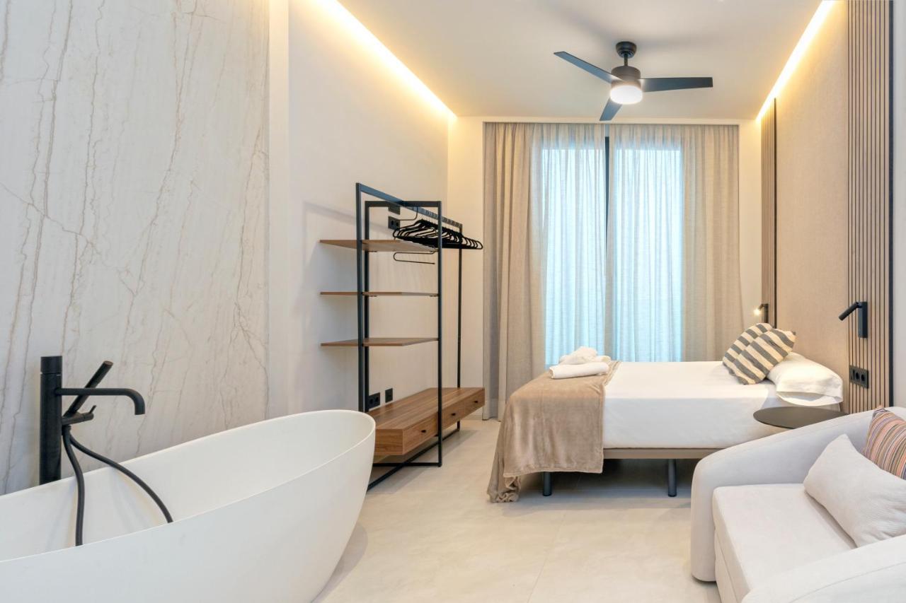 Apartment Magnificent Renovated 2bd 2bth Duplex With Backyard - Centre Málaga