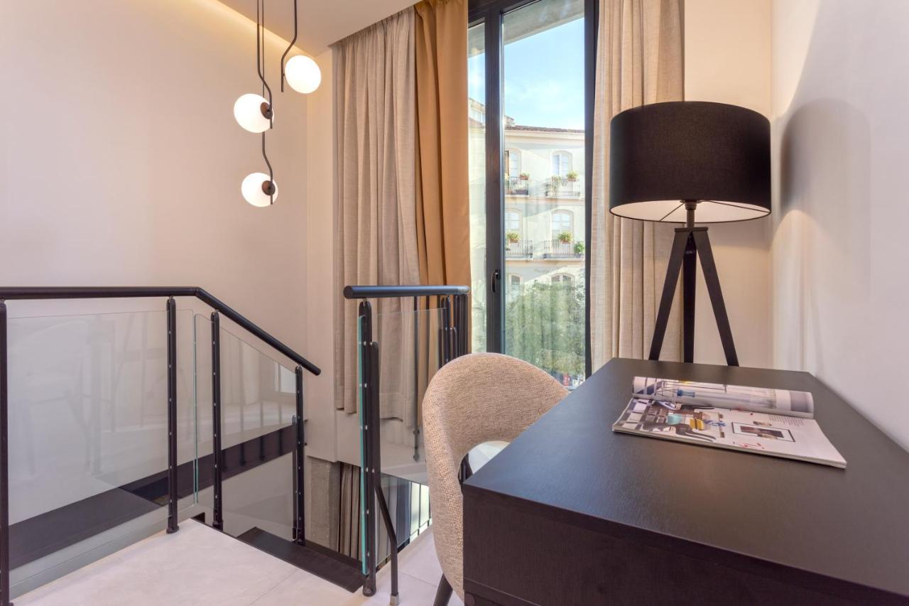 Magnificent Renovated 2bd 2bth Duplex With Backyard - Centre Apartment Málaga