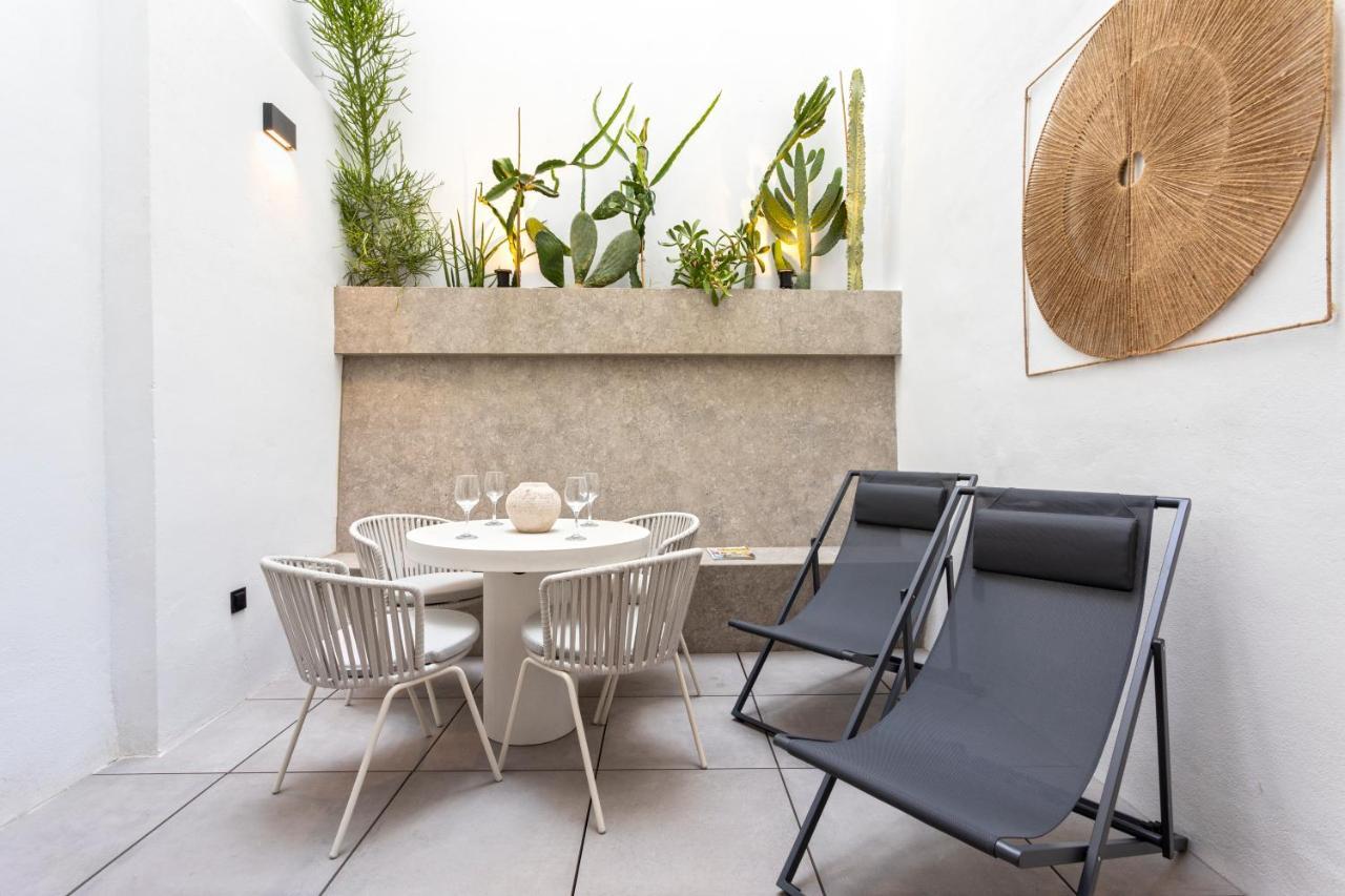 Magnificent Renovated 2bd 2bth Duplex With Backyard - Centre Málaga